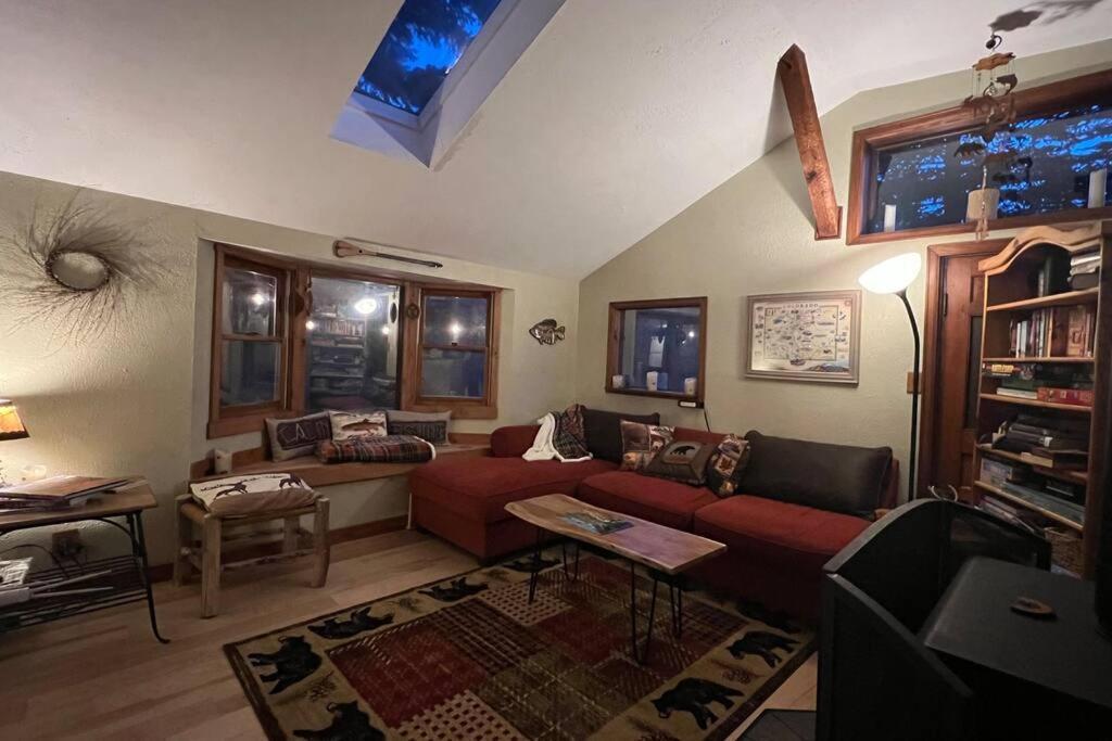 Thorpe On The Water. Creekside Nederland Cabin. 외부 사진