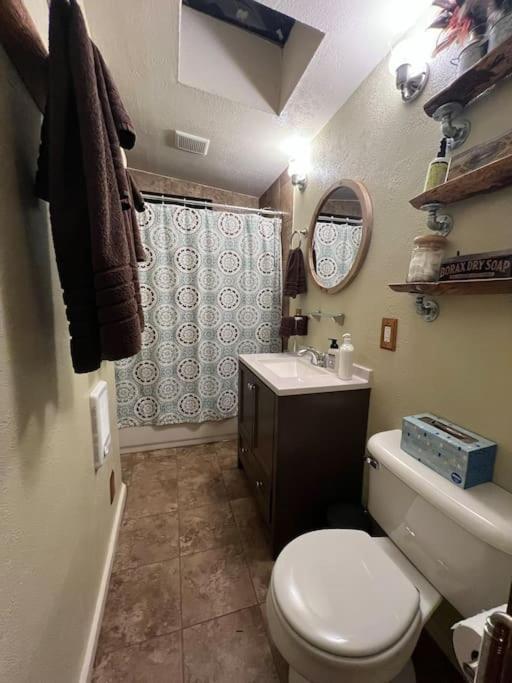 Thorpe On The Water. Creekside Nederland Cabin. 외부 사진