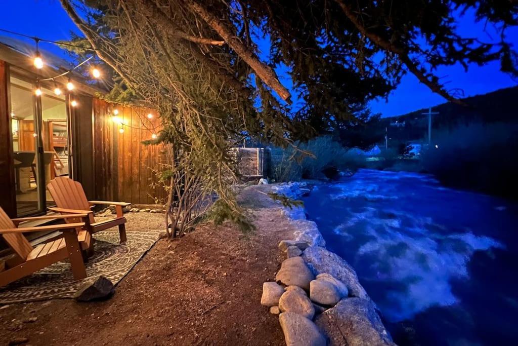 Thorpe On The Water. Creekside Nederland Cabin. 외부 사진