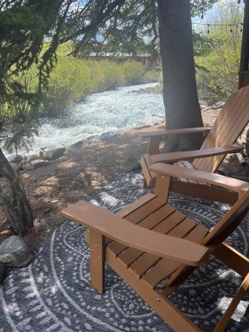 Thorpe On The Water. Creekside Nederland Cabin. 외부 사진